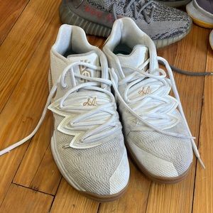 White kyrie sneakers 5 y